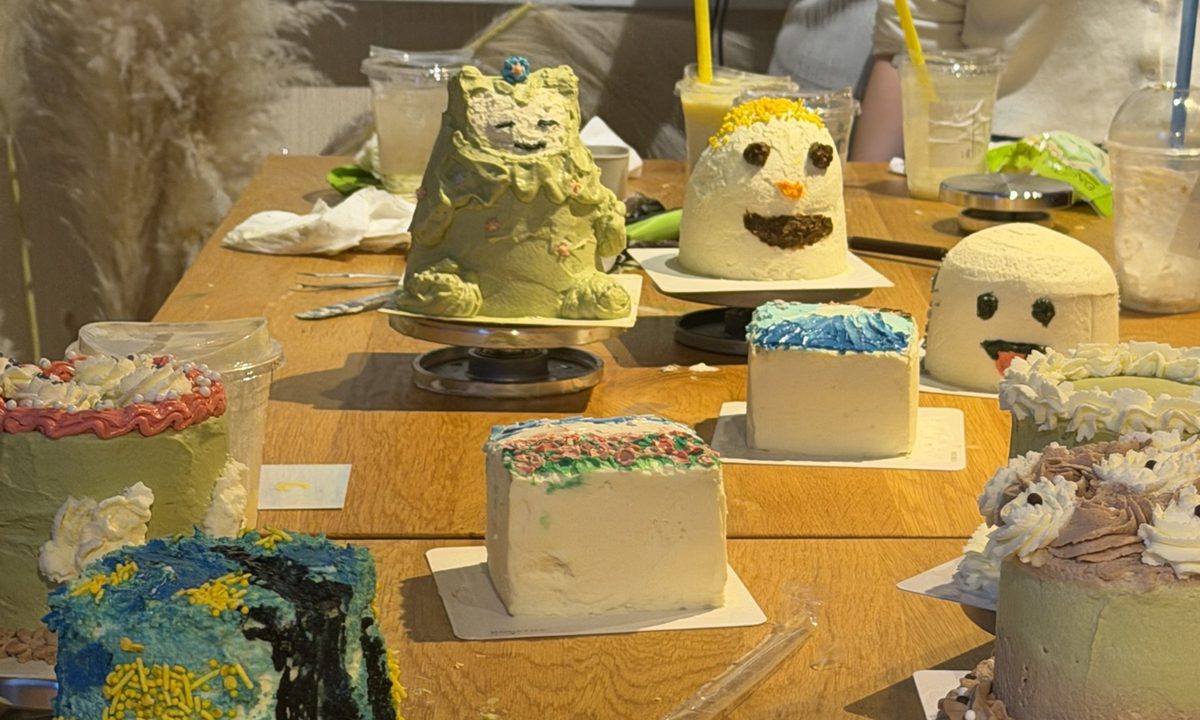 Finished character and painted cakes on the class table